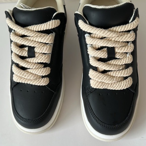 Zara Men’s Chunky Black Sneakers with Cream Laces - Picture 16 of 17